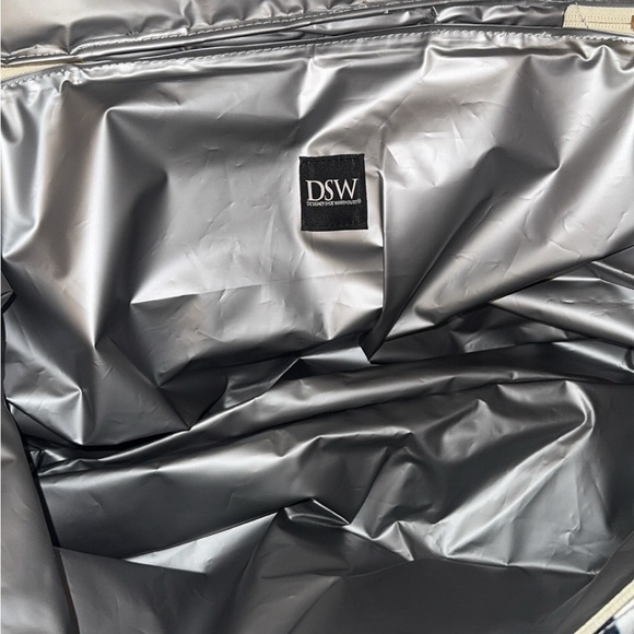 New DSW Camuto Navy & White Striped Beach Cooler Shoulder Bag - Picture 4 of 5